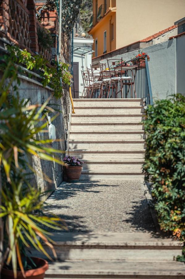Elegant R&B Floridia Bed & Breakfast Taormina Exterior photo